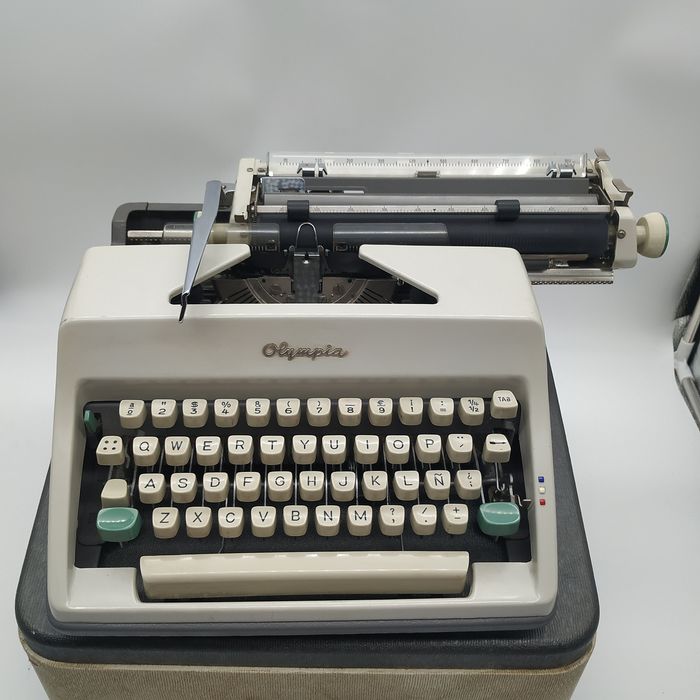 Olympia írógép az 1960-as évekből