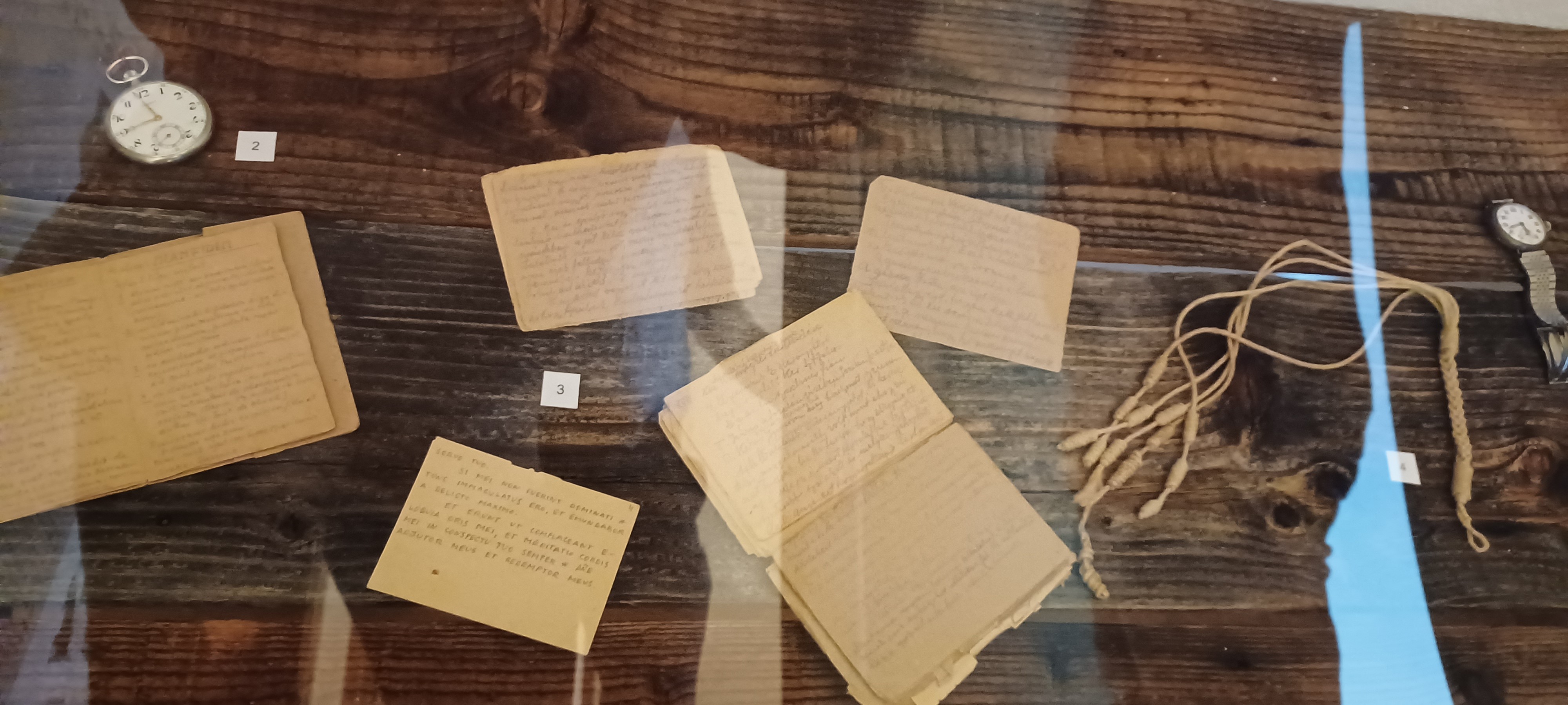 Börtöntárgyak a budapesti jezsuita levéltár gyűjteményéből