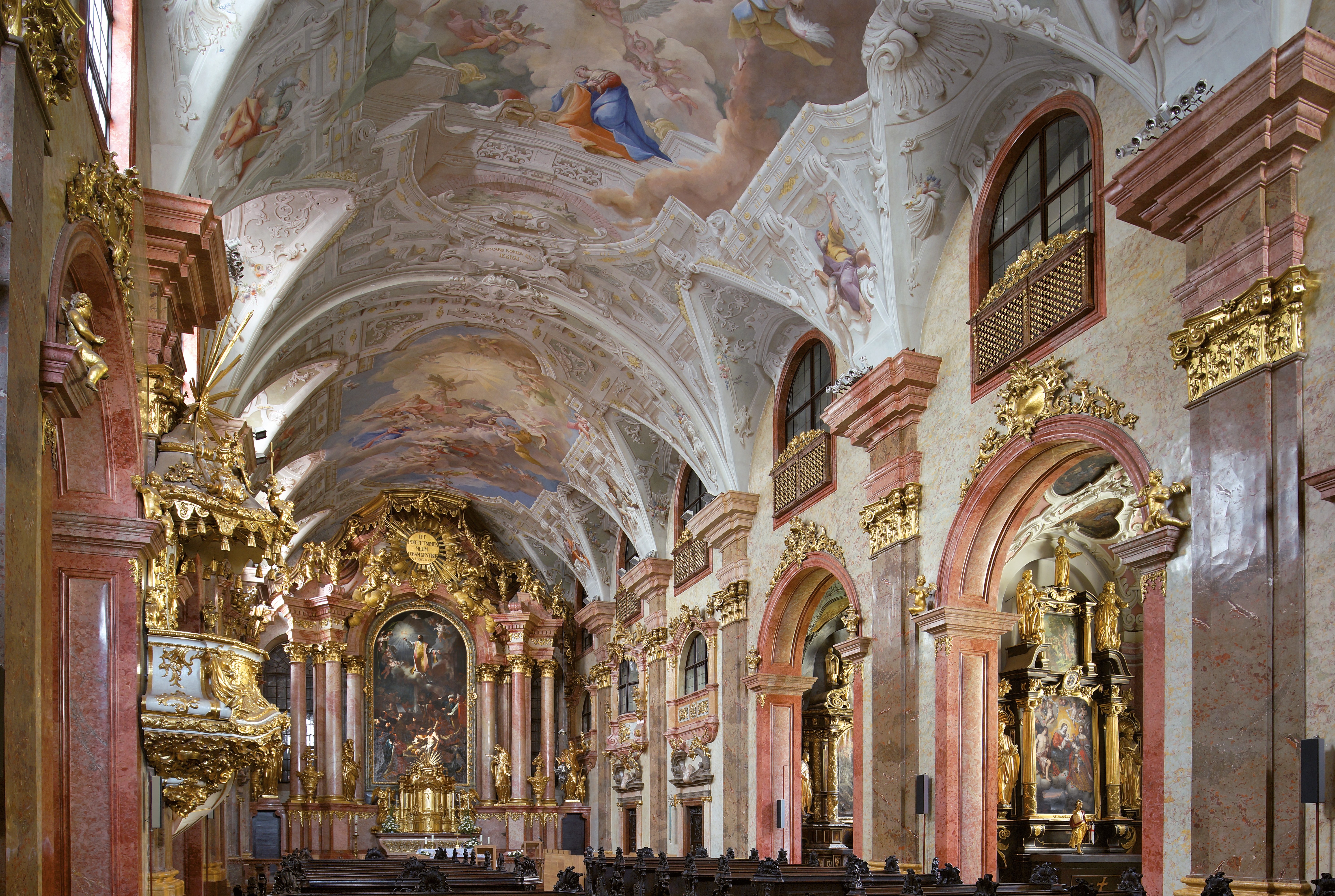 győri templombelső
